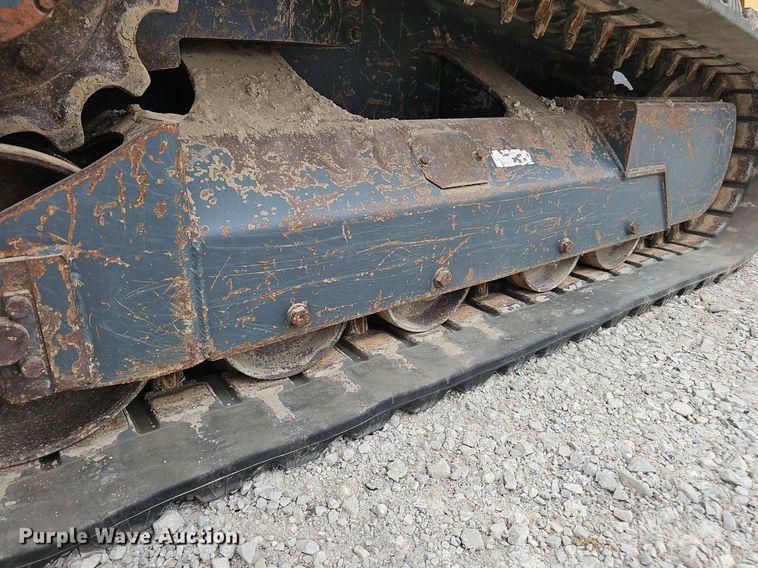 image for item DP6437 2010 Gehl CTL75 tracked skid steer loader