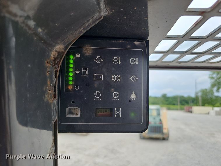 image for item DP6438 2003 Case 90XT skid steer loader