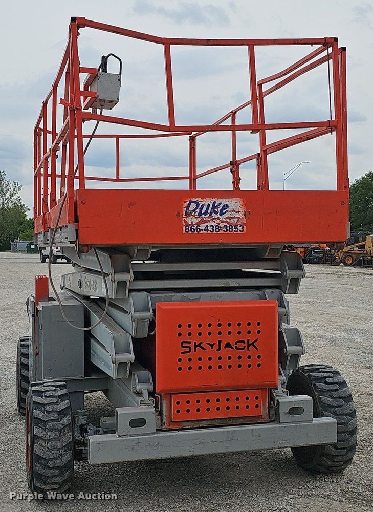 image for item DP6439 1996 Skyjack SJ8841 scissor lift