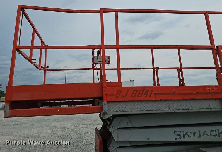 image for item DP6439 1996 Skyjack SJ8841 scissor lift