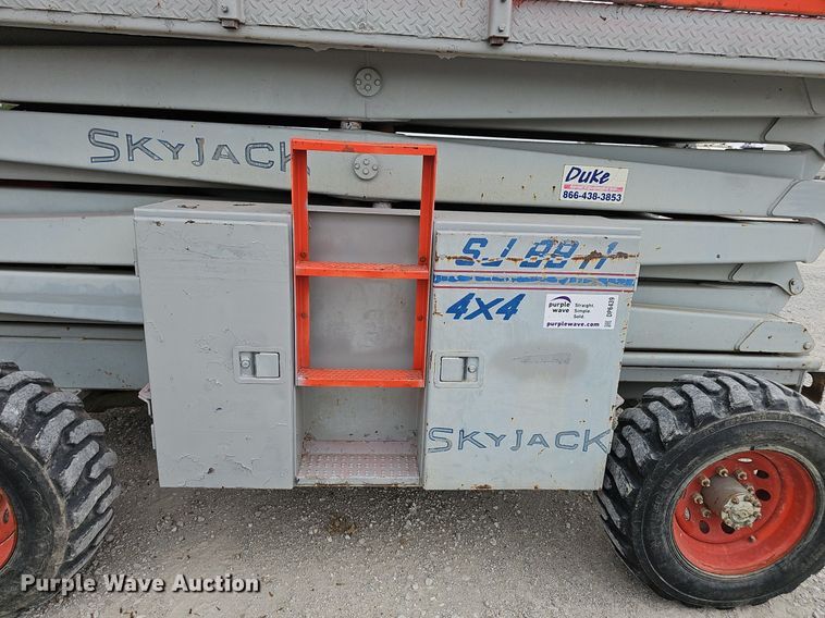 image for item DP6439 1996 Skyjack SJ8841 scissor lift