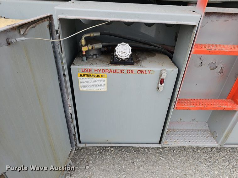 image for item DP6439 1996 Skyjack SJ8841 scissor lift