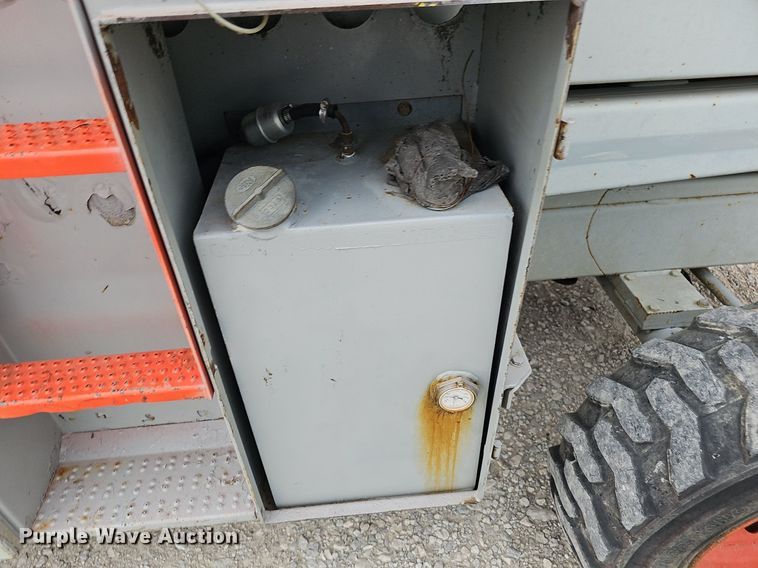 image for item DP6439 1996 Skyjack SJ8841 scissor lift