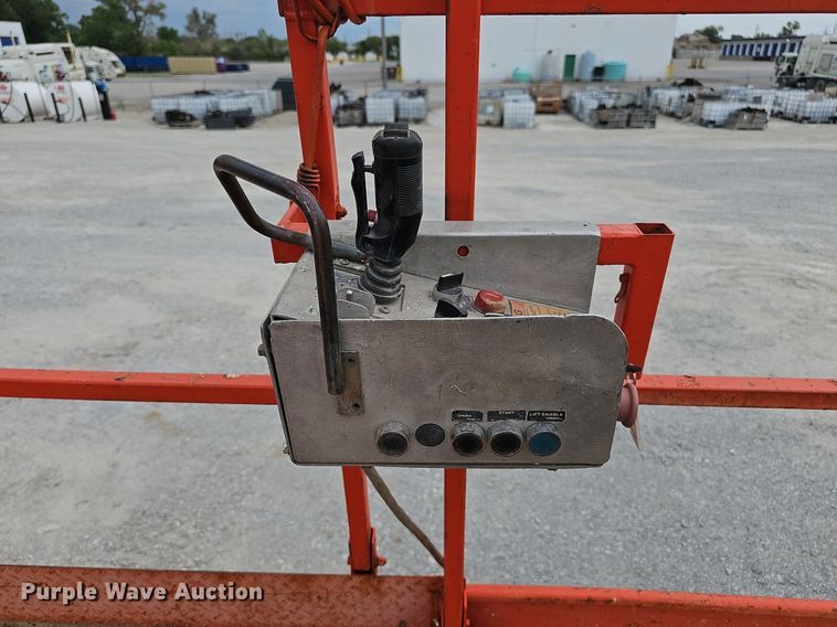 image for item DP6439 1996 Skyjack SJ8841 scissor lift