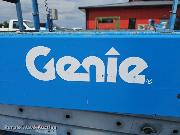 image for item DP6449 2011 Genie GS-2646 scissor lift