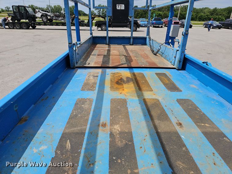image for item DP6449 2011 Genie GS-2646 scissor lift