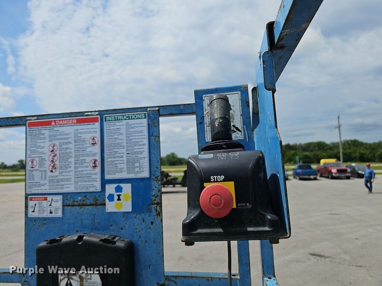 image for item DP6449 2011 Genie GS-2646 scissor lift