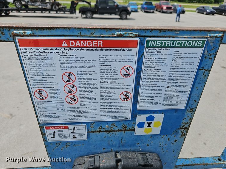 image for item DP6449 2011 Genie GS-2646 scissor lift