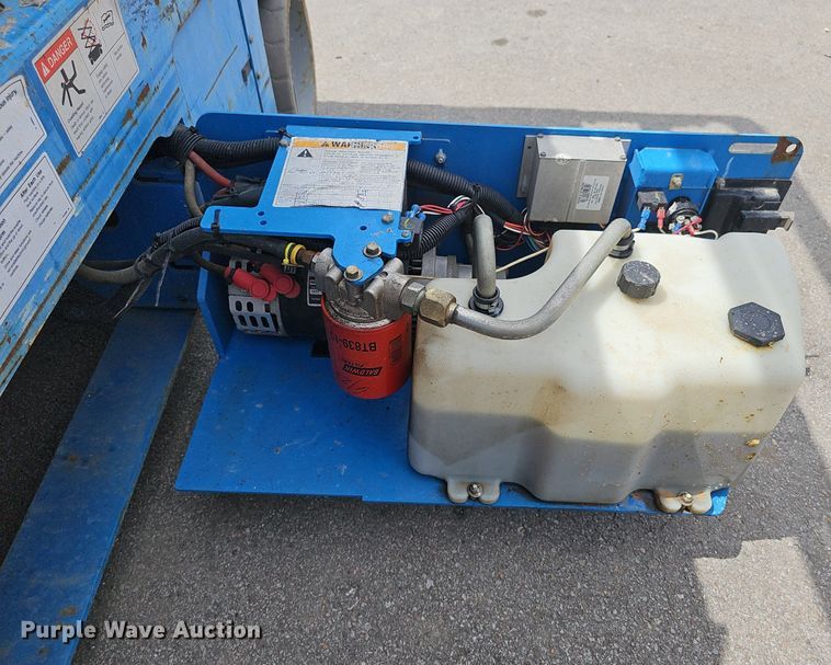 image for item DP6449 2011 Genie GS-2646 scissor lift