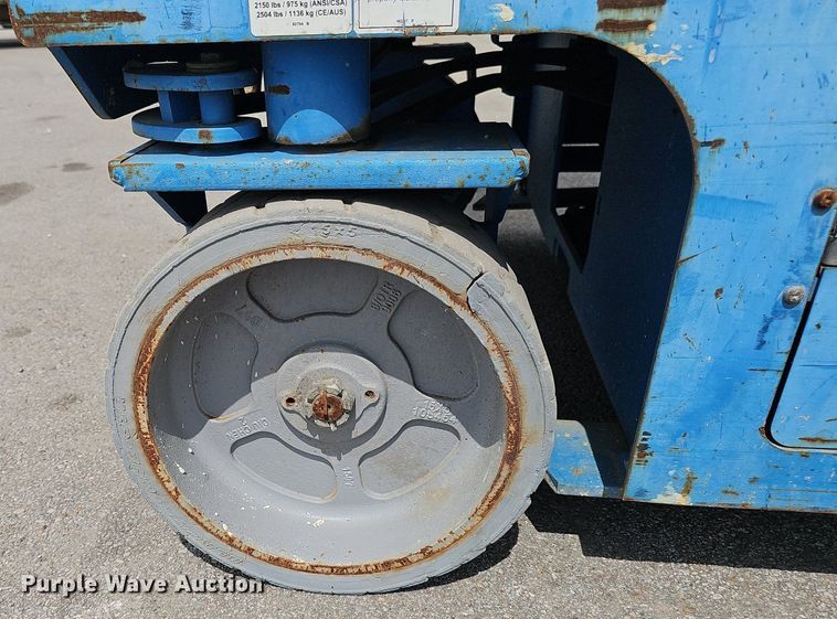 image for item DP6449 2011 Genie GS-2646 scissor lift