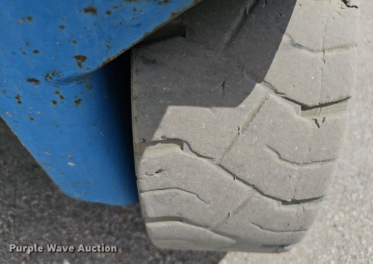 image for item DP6449 2011 Genie GS-2646 scissor lift