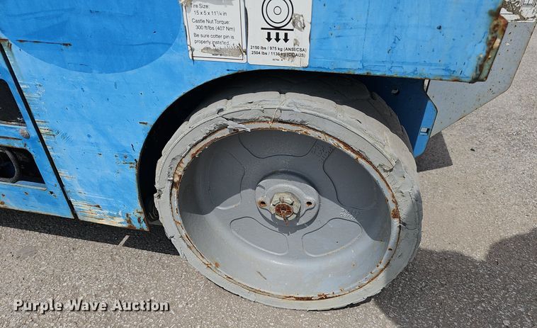 image for item DP6449 2011 Genie GS-2646 scissor lift