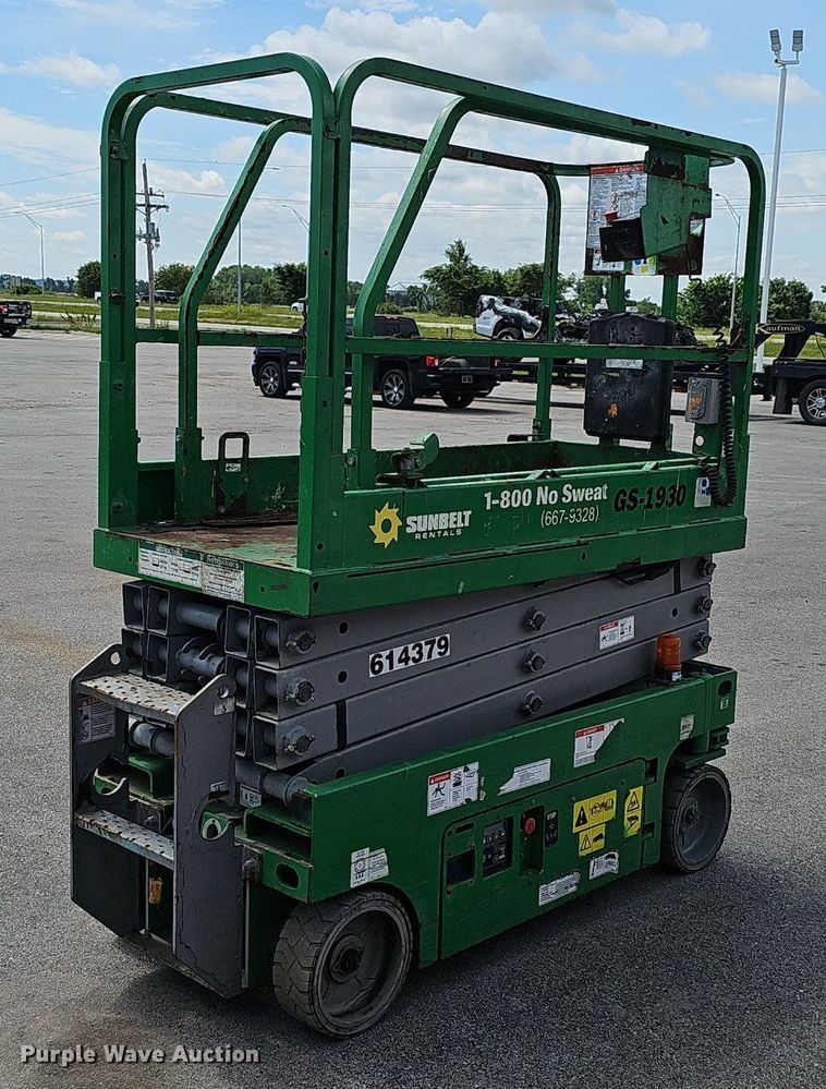 image for item DP6450 Genie GS-1930 scissor lift
