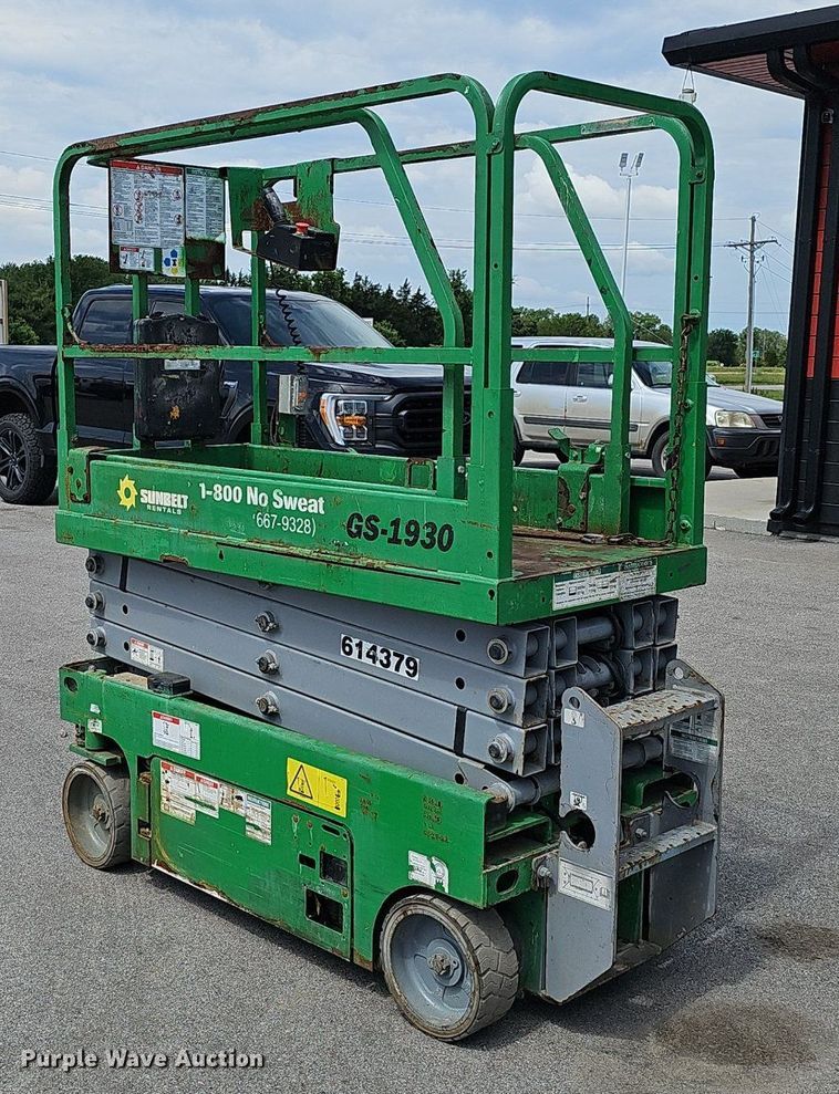 image for item DP6450 Genie GS-1930 scissor lift