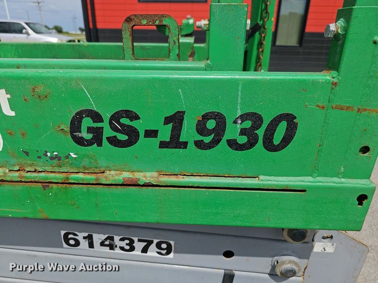 image for item DP6450 Genie GS-1930 scissor lift