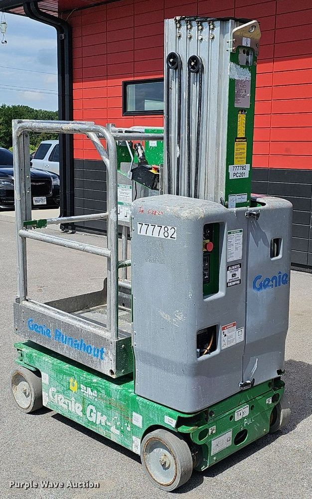 image for item DP6451 2015 Genie Runabout GR20 vertical lift