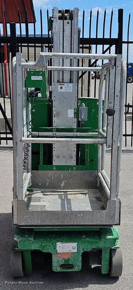 image for item DP6451 2015 Genie Runabout GR20 vertical lift