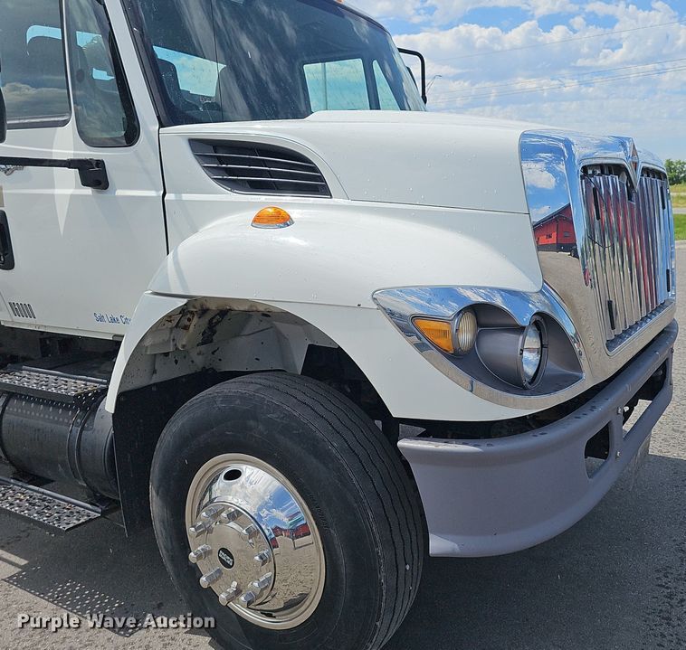 image for item DP6452 2010 International WorkStar 7300 flatbed truck