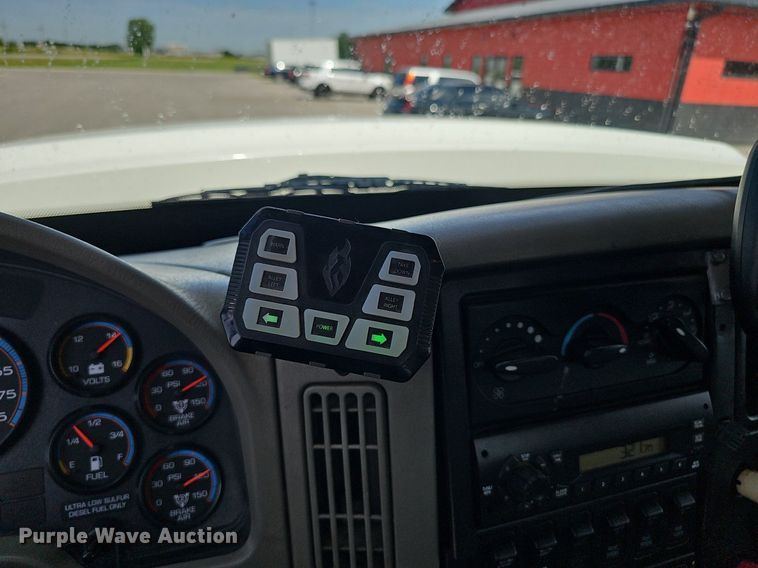 image for item DP6452 2010 International WorkStar 7300 flatbed truck