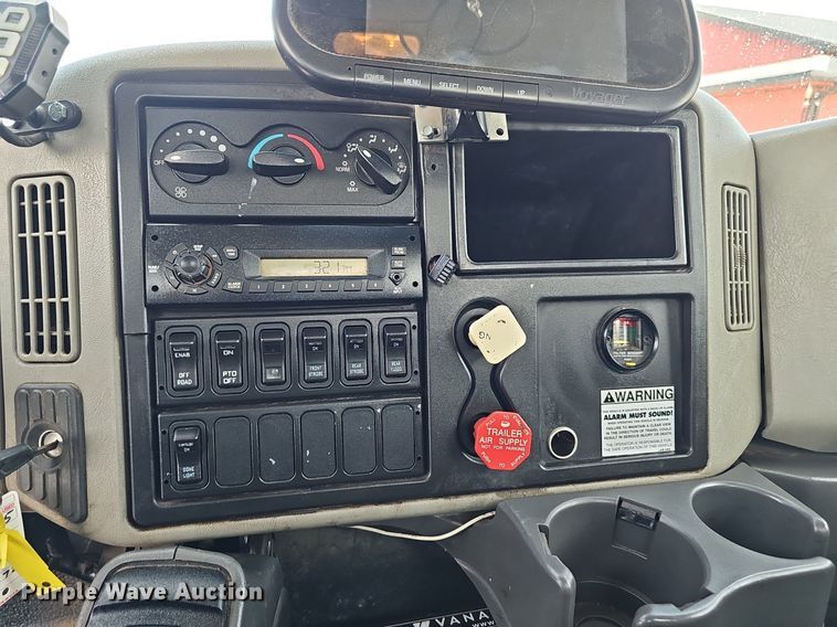 image for item DP6452 2010 International WorkStar 7300 flatbed truck