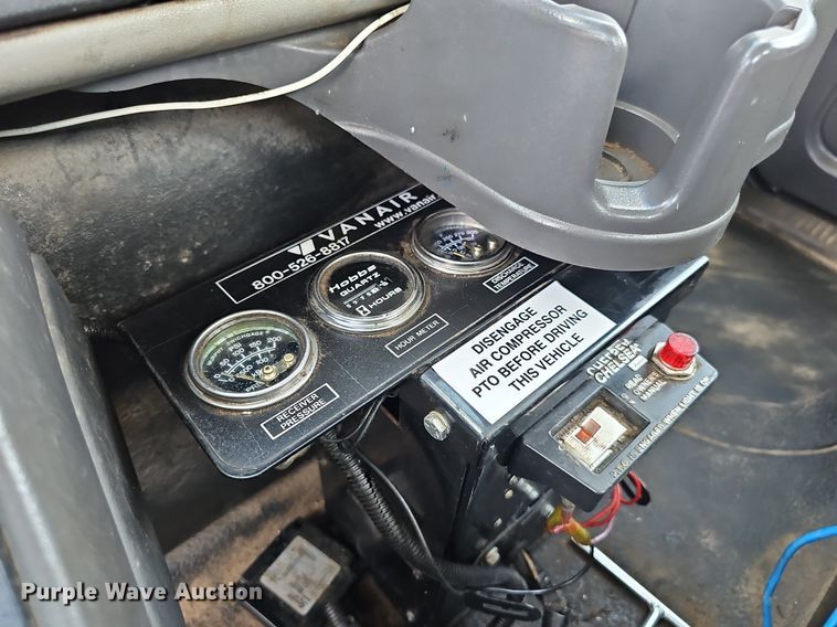 image for item DP6452 2010 International WorkStar 7300 flatbed truck