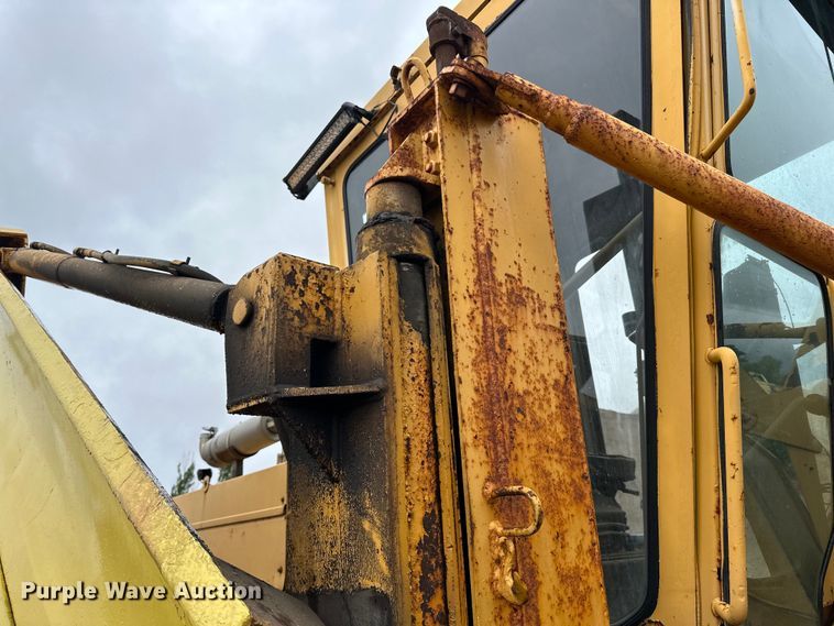 image for item DP8375 1984 Champion 740A VHP motor grader