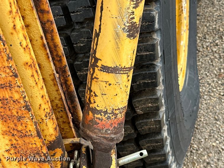 image for item DP8375 1984 Champion 740A VHP motor grader