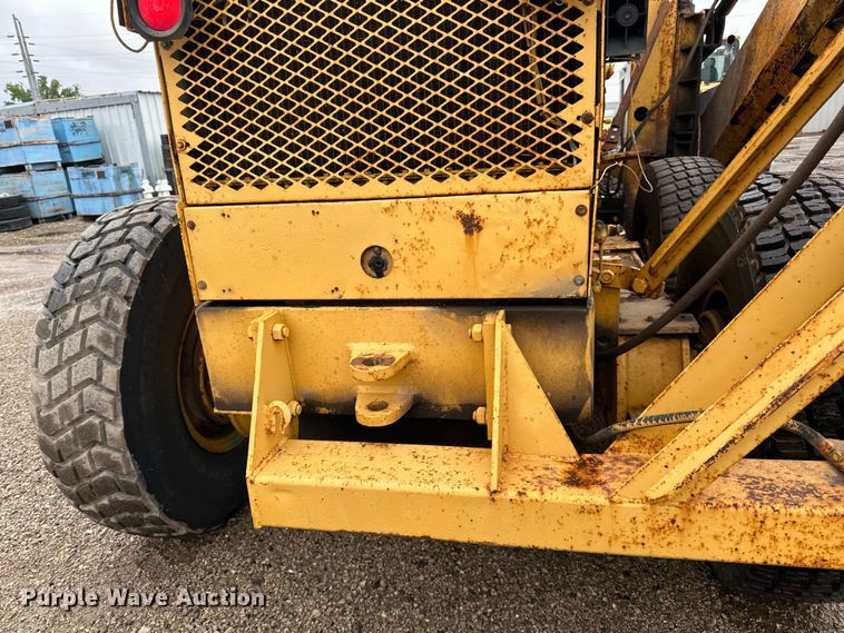 image for item DP8375 1984 Champion 740A VHP motor grader