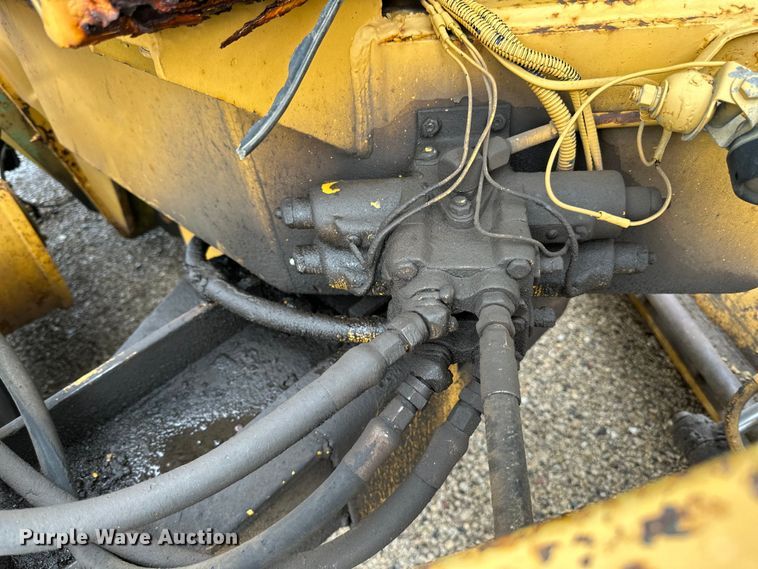 image for item DP8375 1984 Champion 740A VHP motor grader