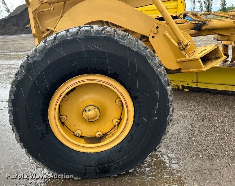 image for item DP8375 1984 Champion 740A VHP motor grader