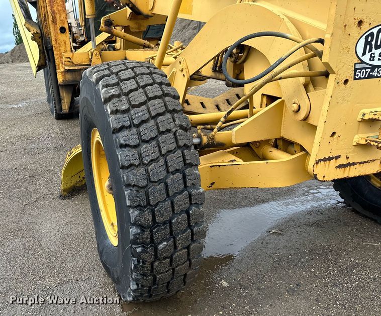 image for item DP8375 1984 Champion 740A VHP motor grader