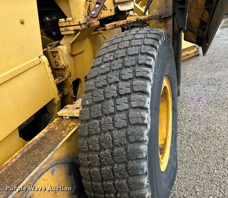 image for item DP8375 1984 Champion 740A VHP motor grader