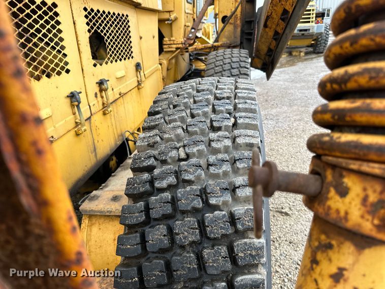 image for item DP8375 1984 Champion 740A VHP motor grader