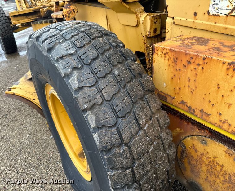 image for item DP8375 1984 Champion 740A VHP motor grader