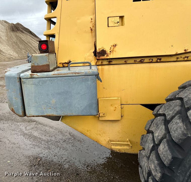 image for item DP8377 1999 Komatsu  WA320-3MC wheel loader