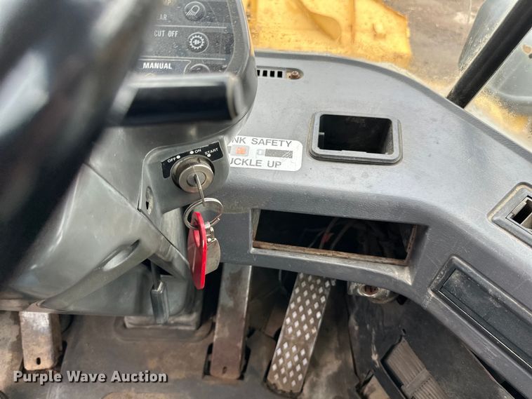 image for item DP8377 1999 Komatsu  WA320-3MC wheel loader