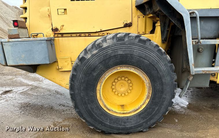 image for item DP8377 1999 Komatsu  WA320-3MC wheel loader