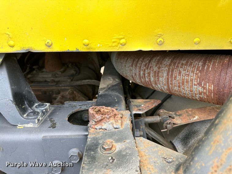 image for item DP8380 1990 International  9400 semi truck