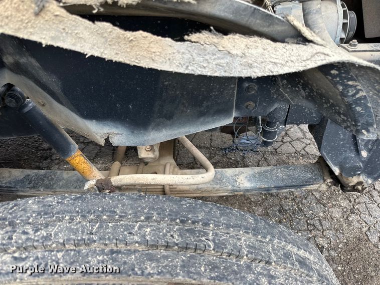 image for item DP8380 1990 International  9400 semi truck