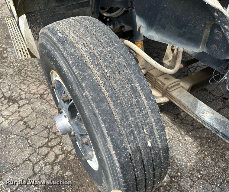 image for item DP8380 1990 International  9400 semi truck