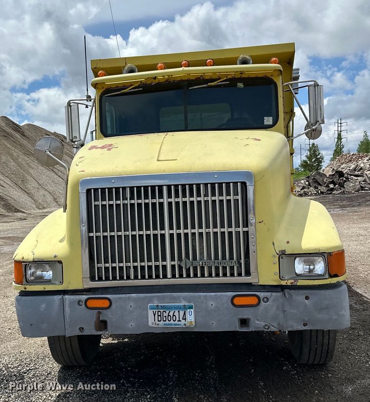 image for item DP8384 1992 International  9200 dump truck