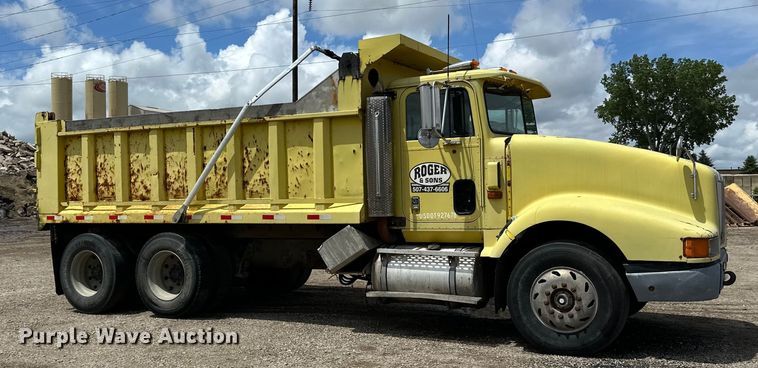 image for item DP8384 1992 International  9200 dump truck