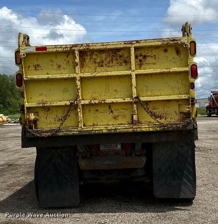 image for item DP8384 1992 International  9200 dump truck