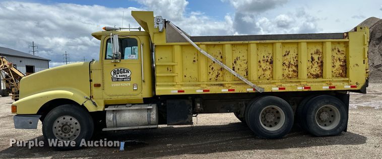 image for item DP8384 1992 International  9200 dump truck