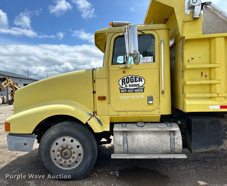 image for item DP8384 1992 International  9200 dump truck