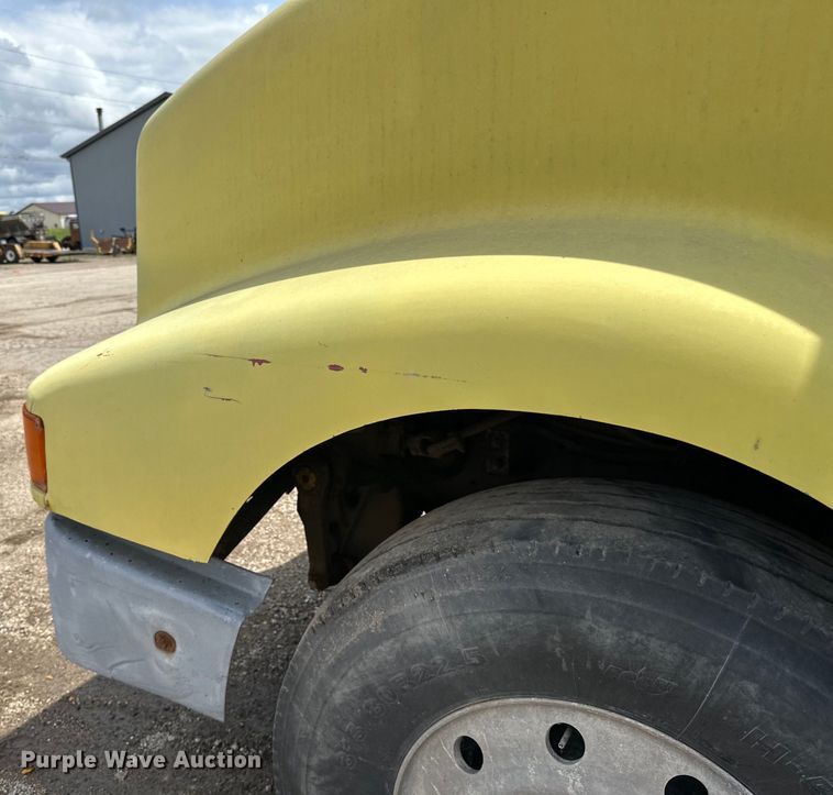 image for item DP8384 1992 International  9200 dump truck