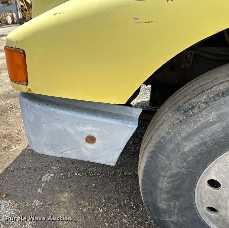 image for item DP8384 1992 International  9200 dump truck