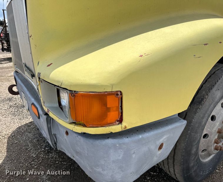 image for item DP8384 1992 International  9200 dump truck