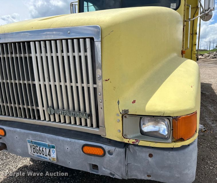 image for item DP8384 1992 International  9200 dump truck