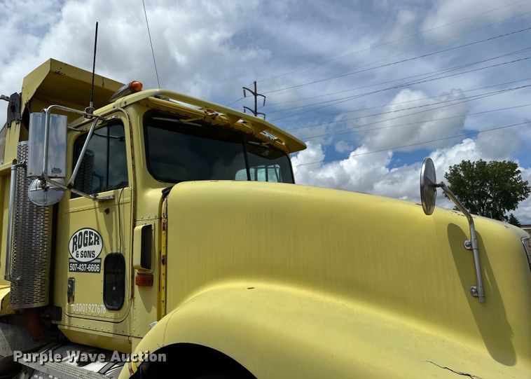 image for item DP8384 1992 International  9200 dump truck